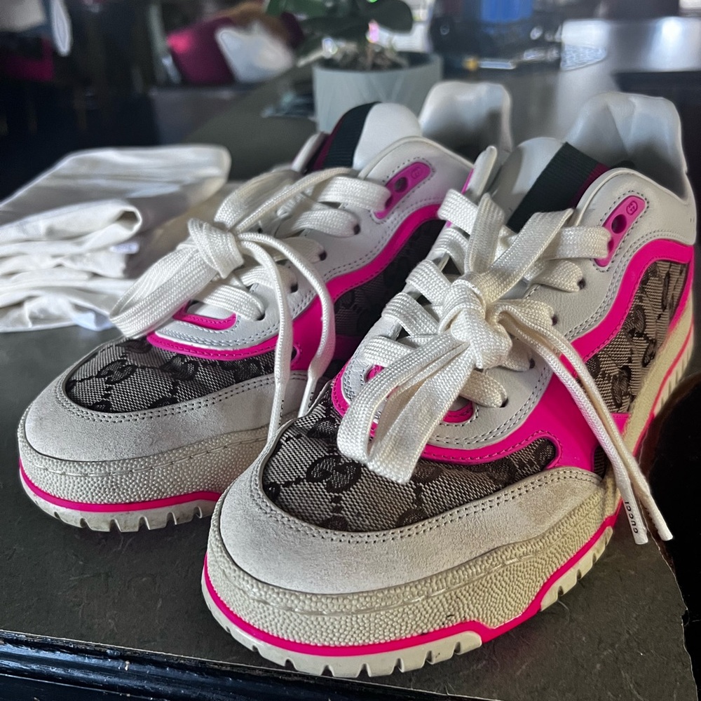 Gucci Women's Vibrant Pink and White Sneakers - Picture 3 of 7